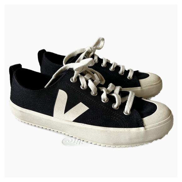 Veja Nova Canvas Lace Up Sneaker Black Minimalist Size 38/ US 7 - Picture 1 of 8